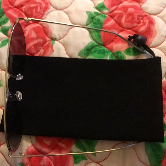 Quay Australia x Jasmine Sanders Sunglasses - Picture 6 of 6